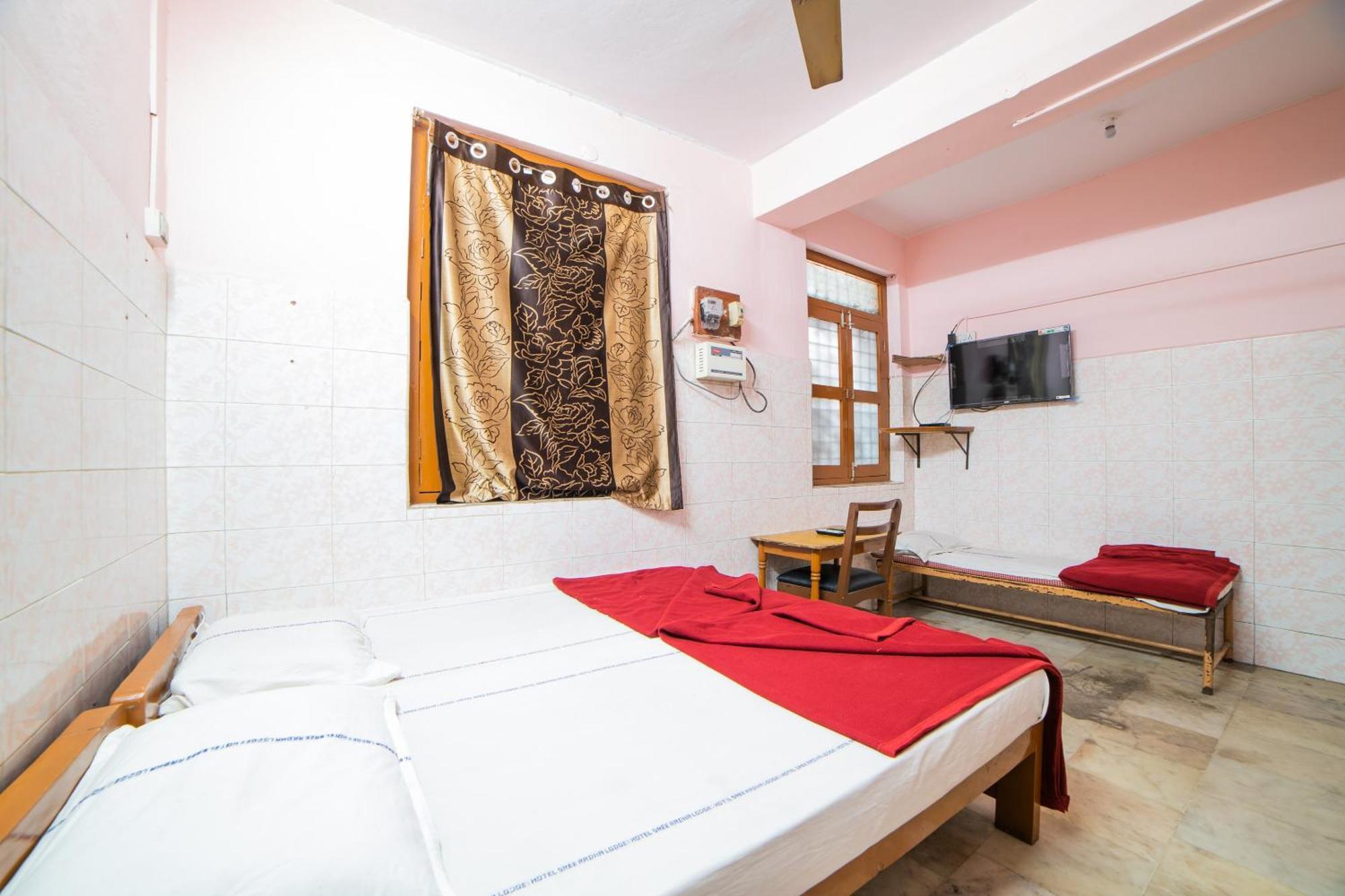 Hotel O Sree Radha Lodge Near Snow World Secundurabad Extérieur photo